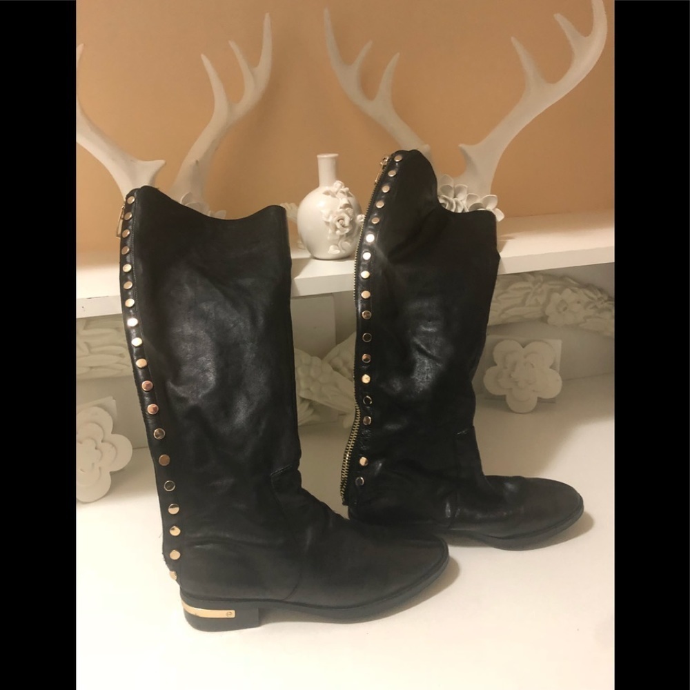VinceCamino Stunning, chic leather boots 👢